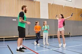 鸣潮后空翻任务攻略详解