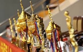 扑克中什么情况下该主动（扑克中何时应主动出击？）