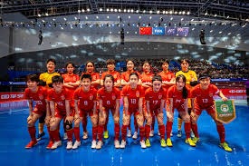 BLAST赏金赛激战正酣，BLACKLYTE逐夜上阵助威